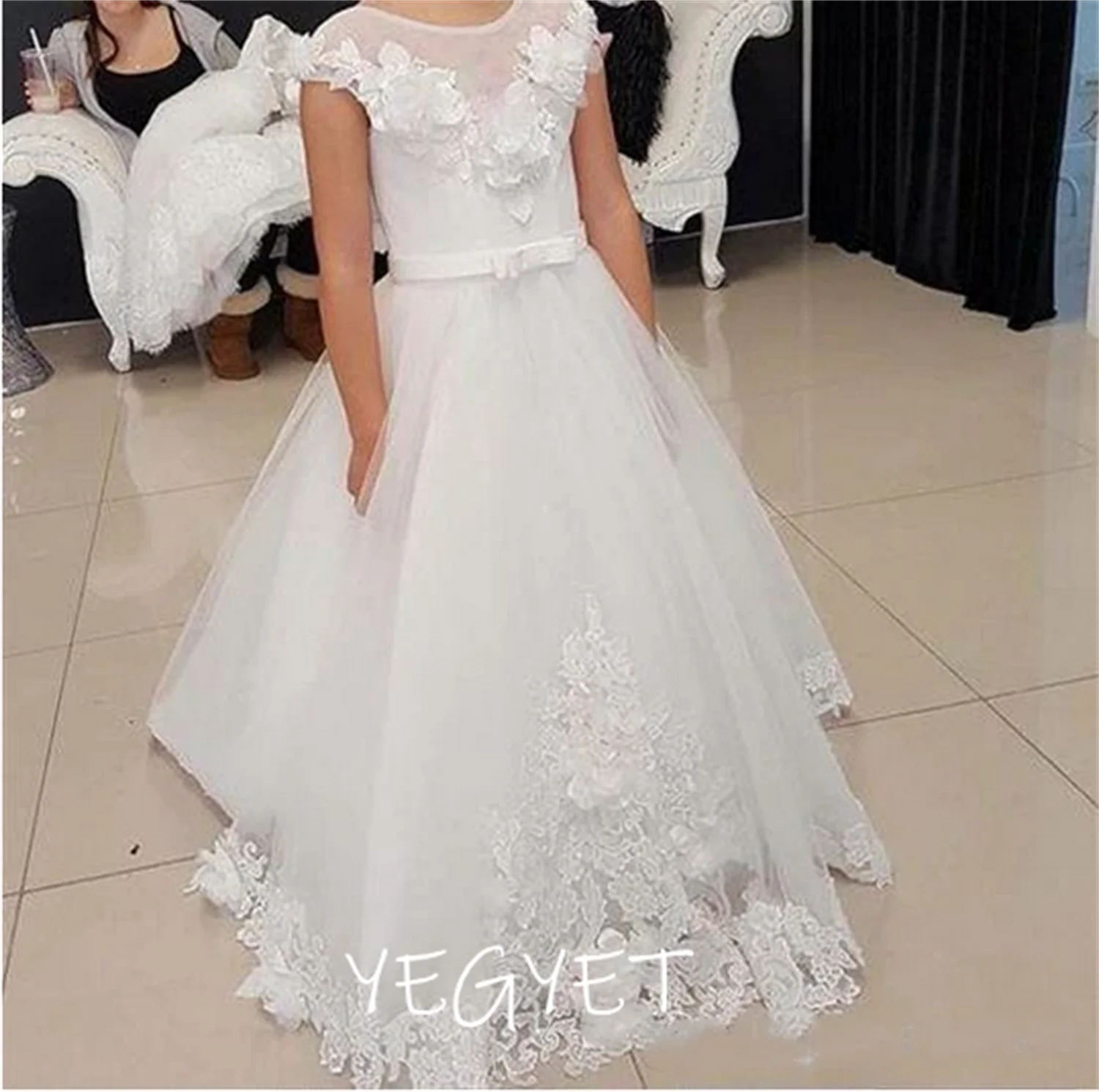 

Stunning Ivory White Flower Girls Dresses Appliques Lace Princess First Communion Dresses Birthday Party Gown