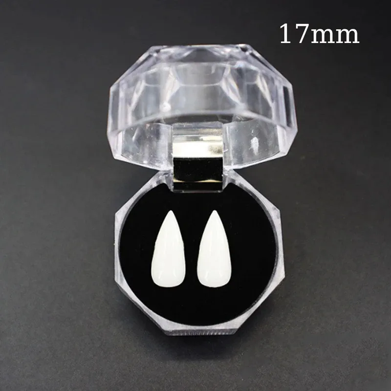 

Пластиковые клыки для костюма вампира