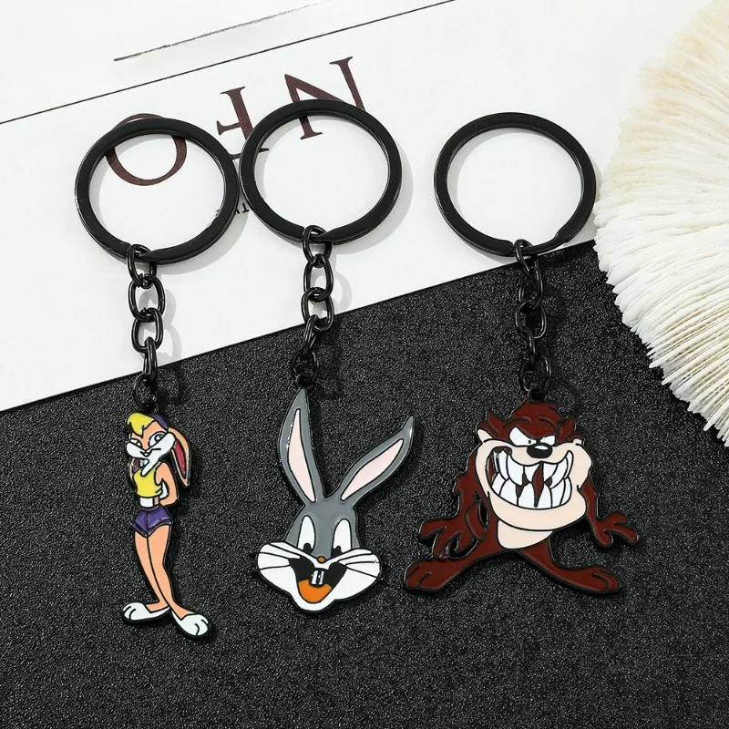 Фото Горячая новинка: милые мультяшные аниме-аксессуары LOONEY TUNES – брелок, украшение для сумки, подвеска, подарки на день рождения №3