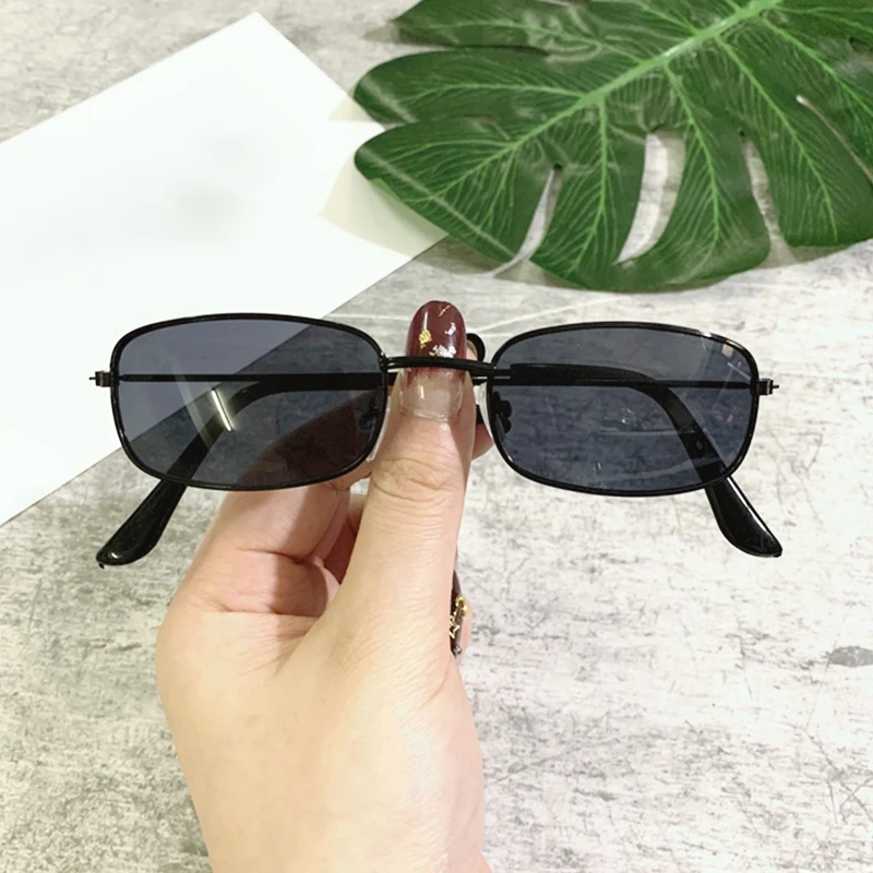 Рисунок 5 - Солнцезащитные очки в Овальной