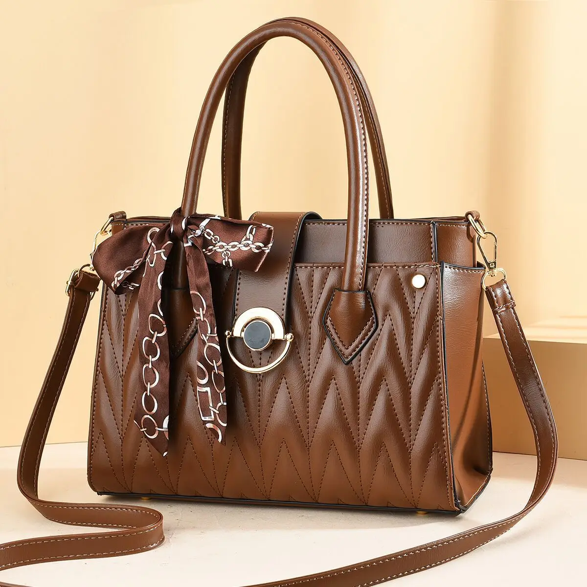 

High Quality 2022 New Solid Color Embossed Ladies One Shoulder Messenger Large Capacity Handbag Famous Luxury Designers Cc Gg