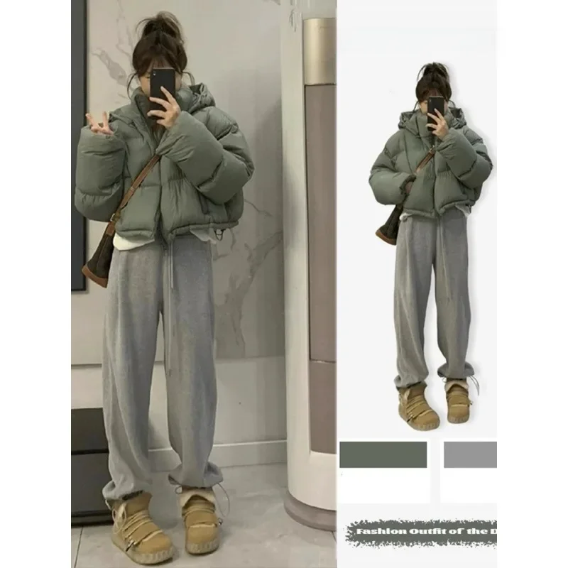 Укороченное пуховое пальто свободного кроя с высокой талией и капюшоном