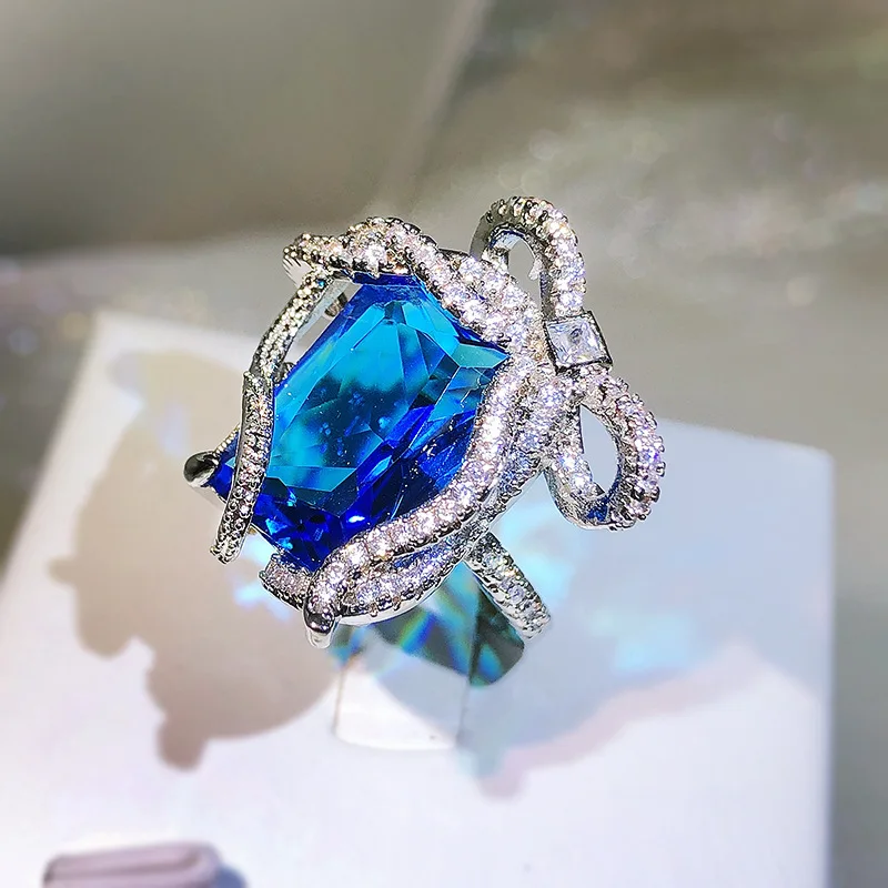 

Женское кольцо с квадратным камнем, серебро 925 пробы