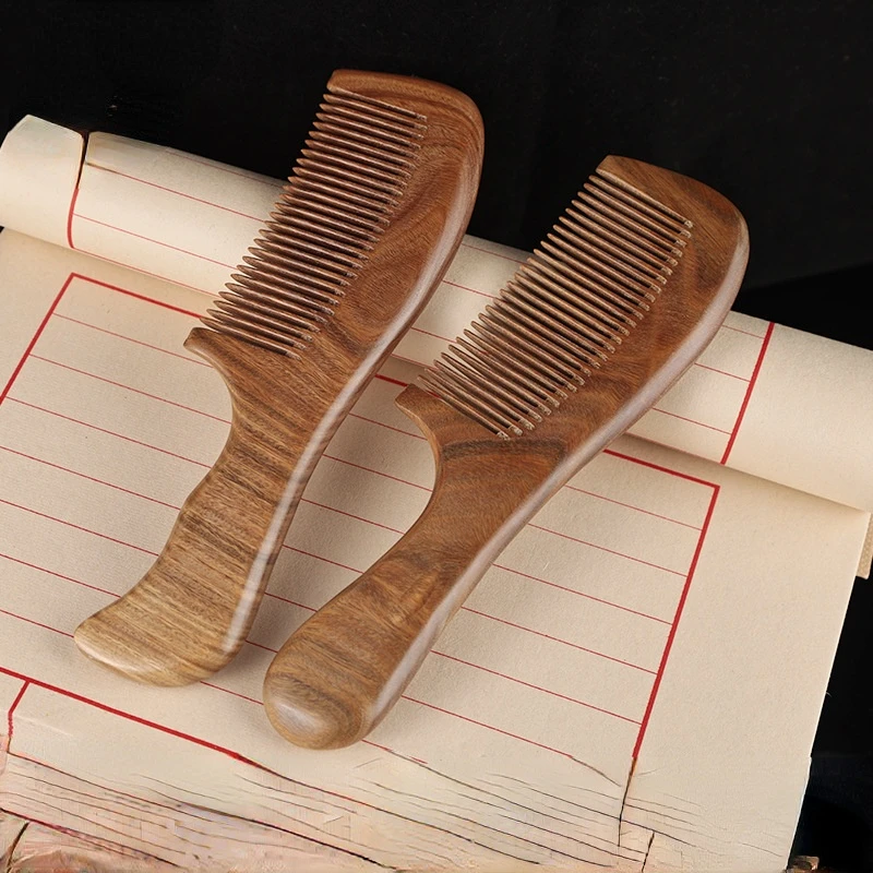 

Factory Green Sandalwood Wooden Health Brush Detangle Comb Long Handle Anti Static Natural Wooden Comb Gifts Custom Free Letter