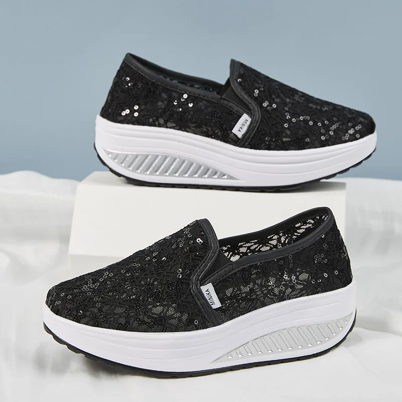 Летняя повседневная черная женская обувь модная на наклонном каблуке однотонная