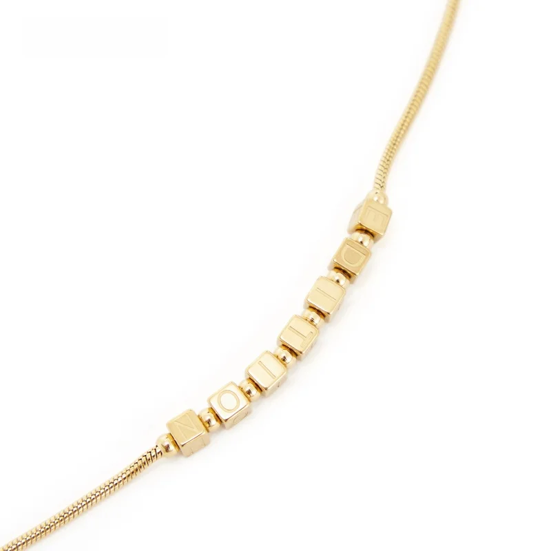 Короткое ожерелье для женщин зима 2023 новый логотип квадратное золотое колье с