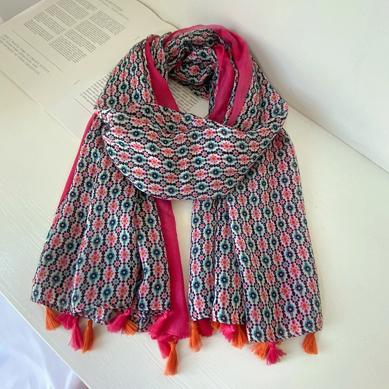 Новинка 2023 маленький шарф с кисточками и цветочным рисунком шали мягкий длинный