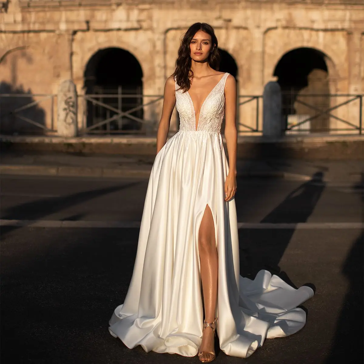

Женское свадебное платье без рукавов It's yiiya, белое кружевное платье А-силуэта с V-образным вырезом, аппликацией и открытой спиной на лето 2019