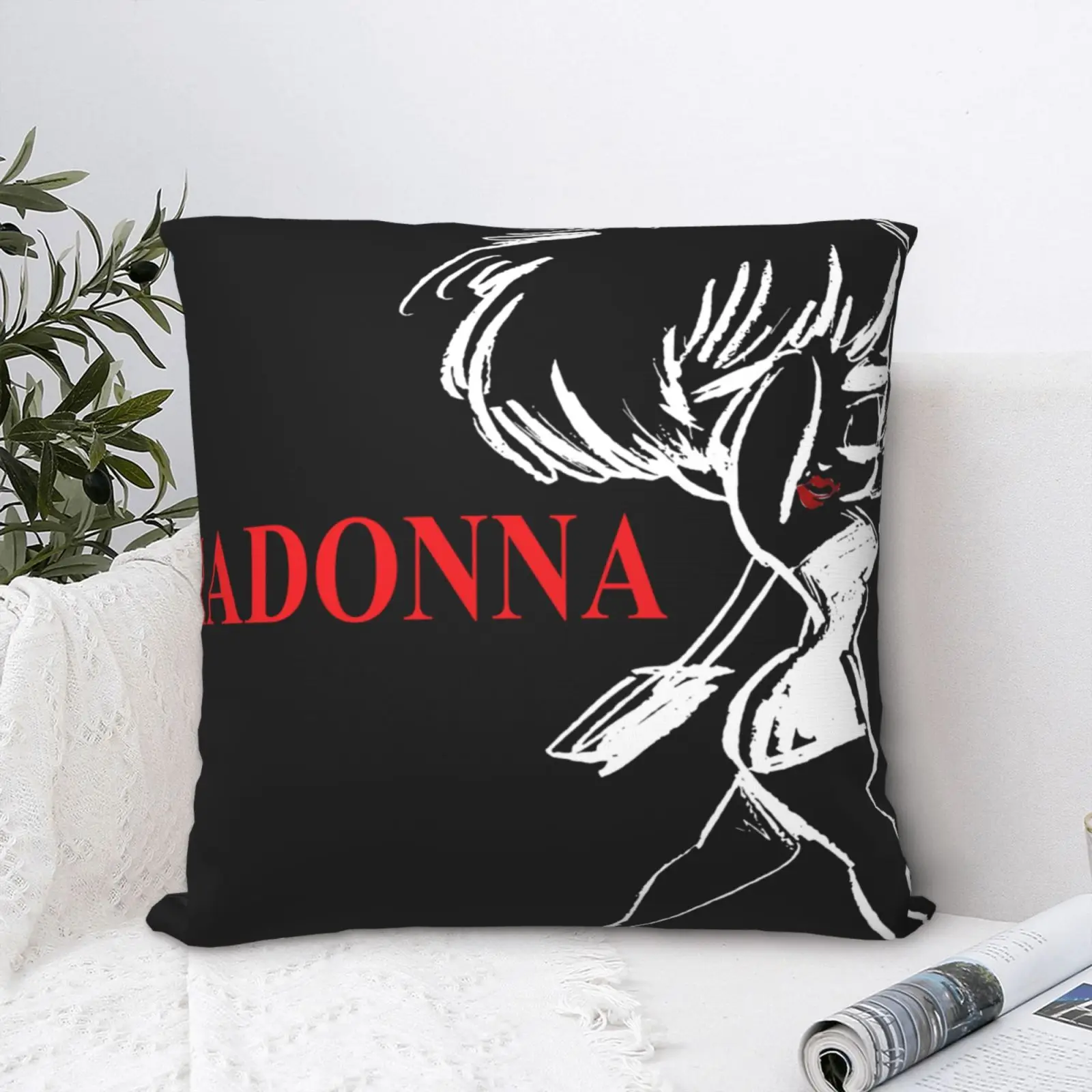 

Чехол-наволочка с надписью «Madonna Whos That 1987»