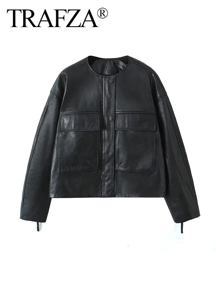 

Женская куртка из искусственной кожи с круглым вырезом и карманами