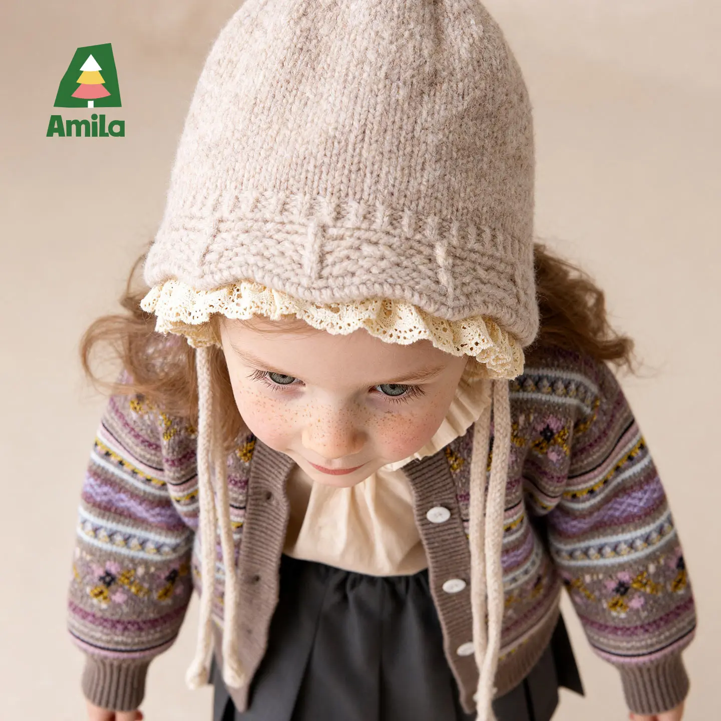 Фото Детская зимняя вязаная кружевная шапка Amila Kids для девочек, длительное тепло, ветрозащитная, регулируемая эластичность, изысканная сладость №3