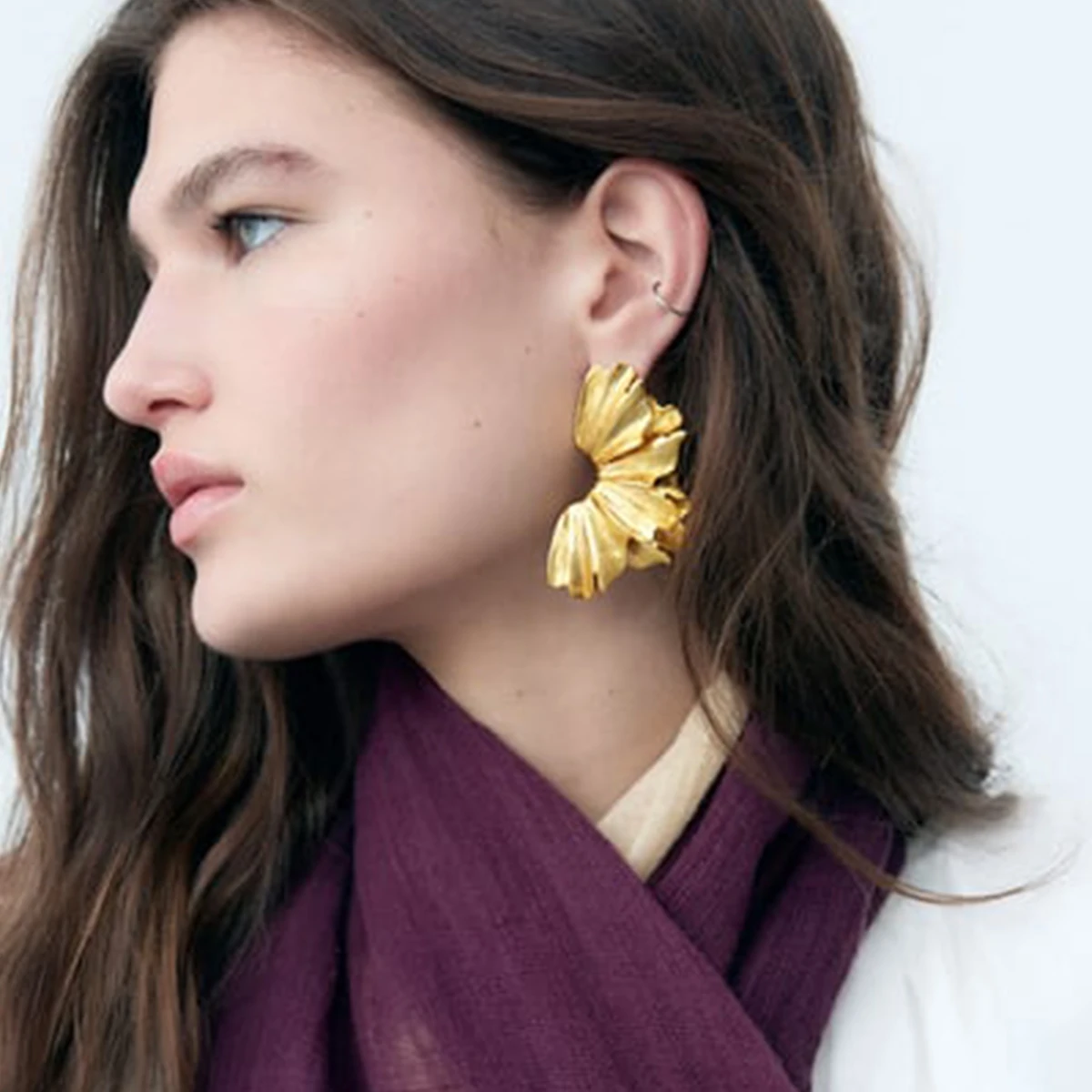 

Vintage Golden Irregular Metal Leaf-shaped ZA Earrings for Women Fashion Party Accessories Statement Jewelry Gift