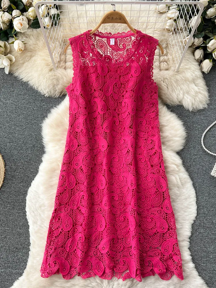 Женское кружевное платье без рукавов ажурное однотонное до колен с круглым