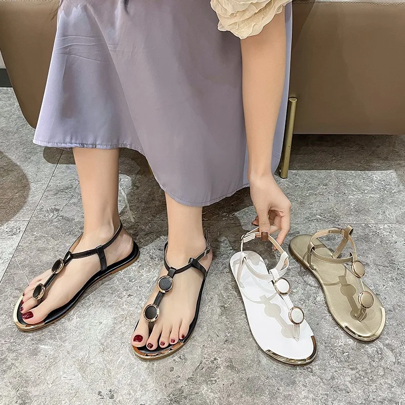 2022 New Summer Sandals Women's Fashion Casual Beach Outdoor Flip-Flops Sandals Metal Decoration Ladies Flat Shoes Large Size 43