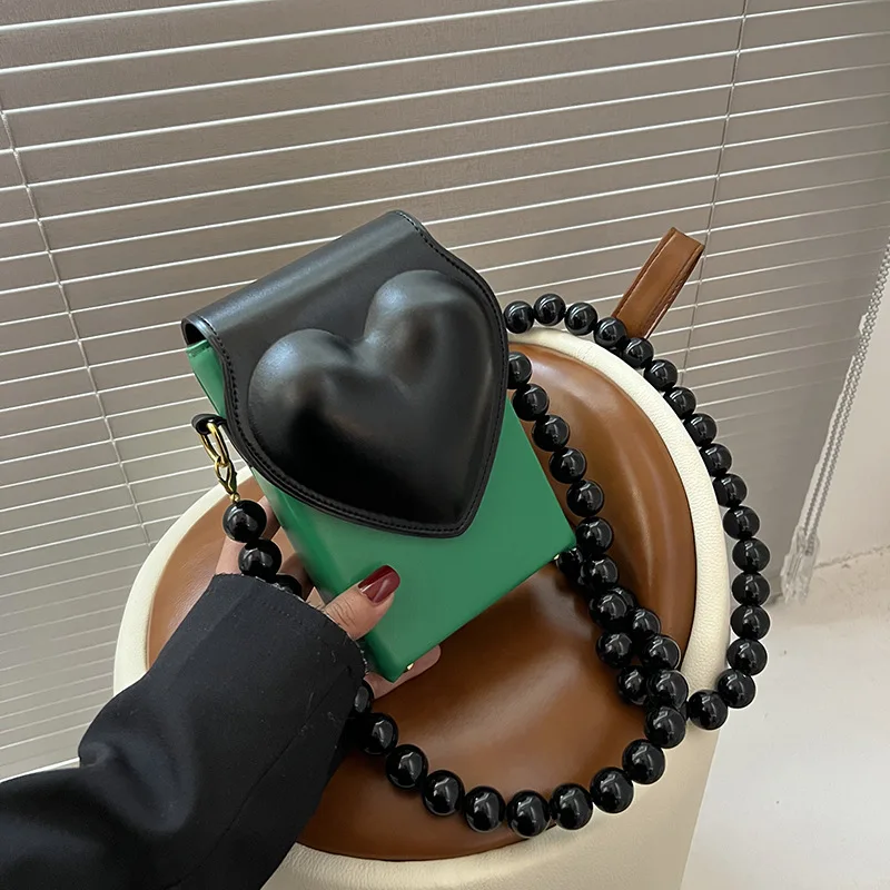 

Heart Design Pu Ladies Messenger Bag Fashion Beaded Chain Shoulder Bag 2022 New Black White Plaid Small Square Bag