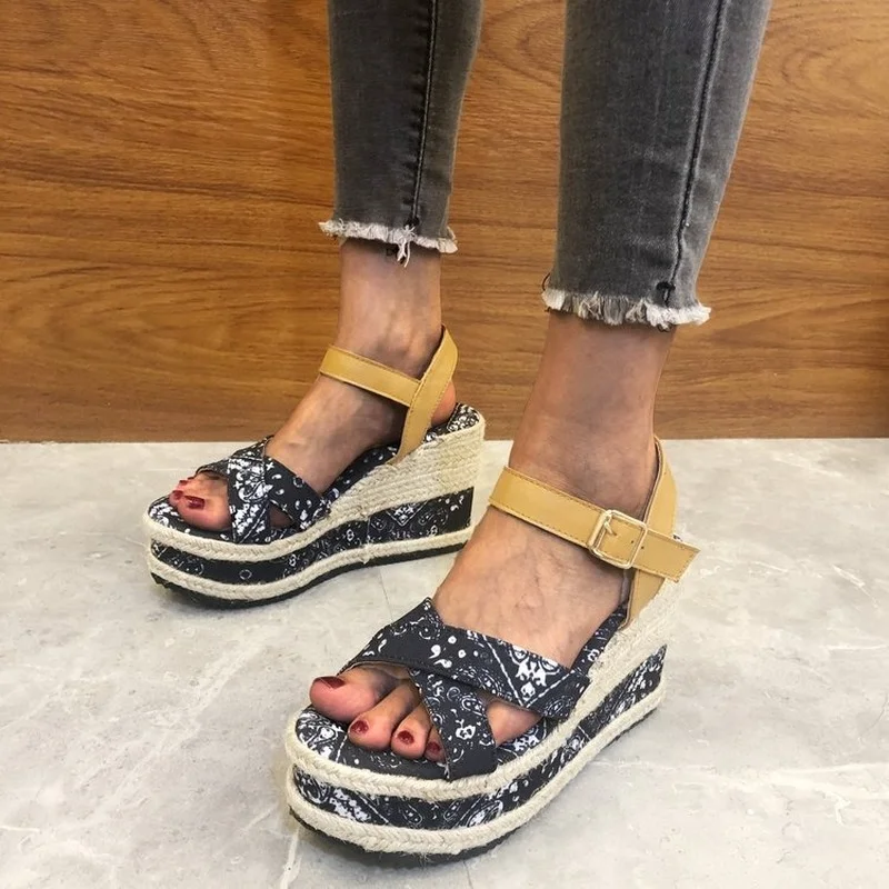 

Large Size 35-43 Women's Shoes Summer New Fashion Wedge Heel Thick Sole Open Toe Women's Sandals Floral Buckle Sandals