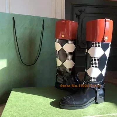 Женские кожаные сапоги до колена на среднем каблуке с круглым носком