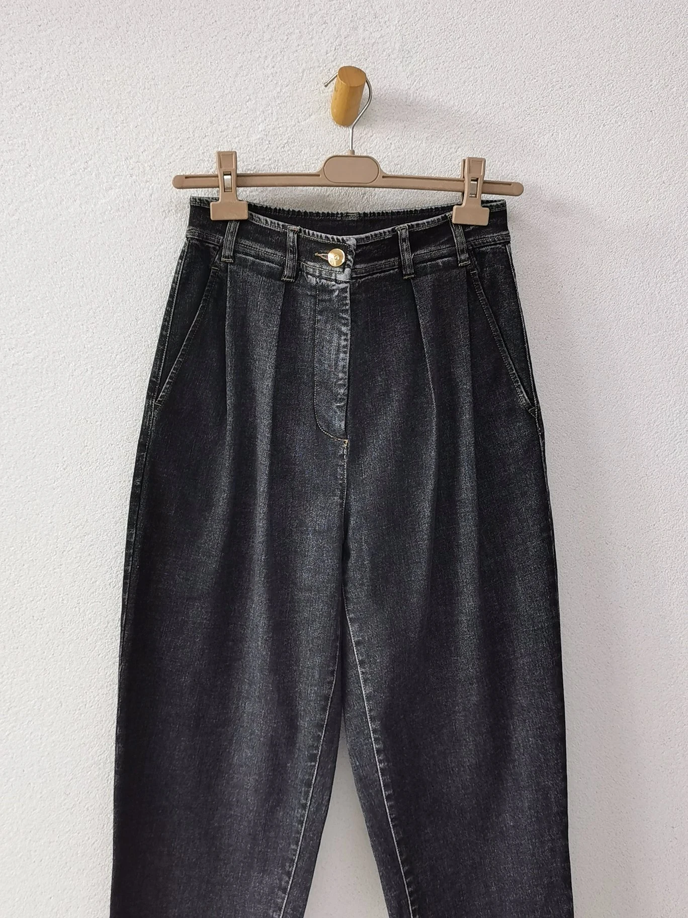 Рисунок 6 - Женские джинсы, штаны