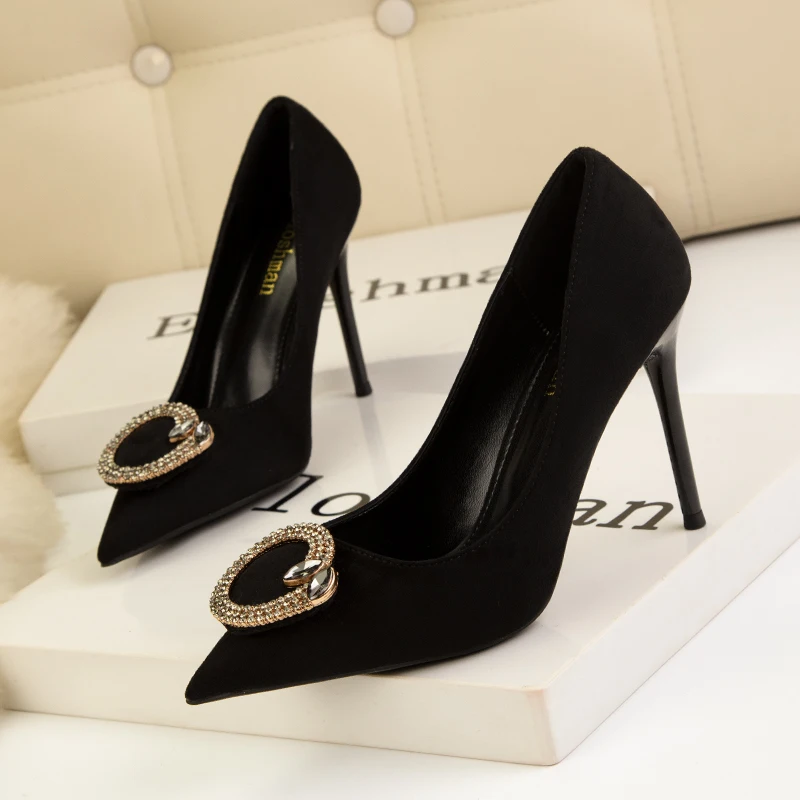 Туфли-лодочки женские с острым носком вечерние высоком каблуке |