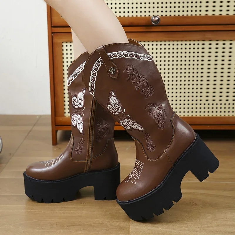 

Plus Size Women's Chunky Heel Platform Western Boots Side Zipper Embroidery High Heel Mid Calf Boots for Women Platform Shoes