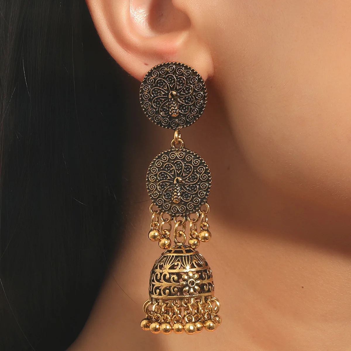 

New 2022 Vintage Bohemian Folk Wind Alloy Gold Vintage Wind Earrings