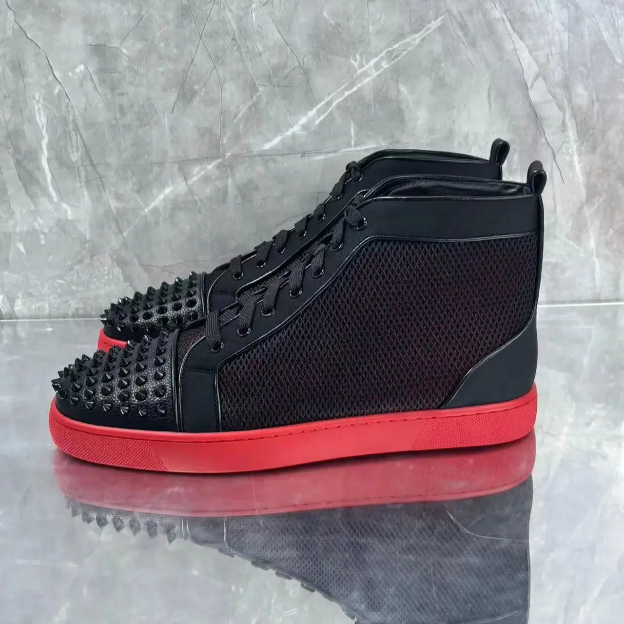 Черная повседневная спортивная обувь с сеткой и заклепками мужские высокие