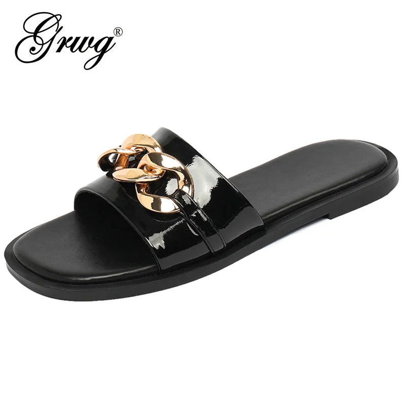 

Fashion Women Slippers Metal Chain Round Toe Low Heels Casual Summer Sandals Woman Patent Leather Flip Flops Outdoor Beach Shoes