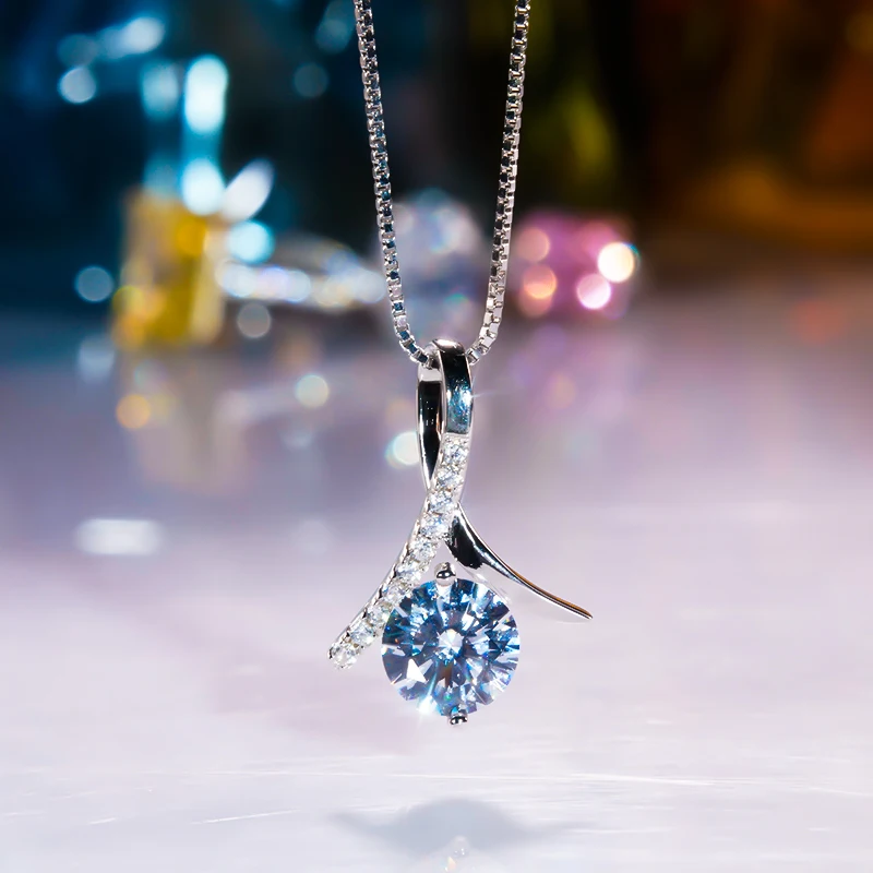 

QINHUAN Classic Simple Sterling Silver Moissanite Necklace Moissanite Micro Inlay Unique Fashion Personality