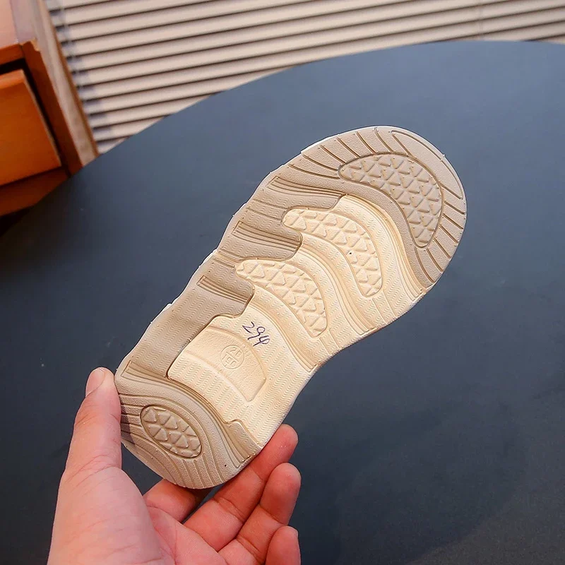 Кроссовки для девочек повседневные с цветочной вышивкой