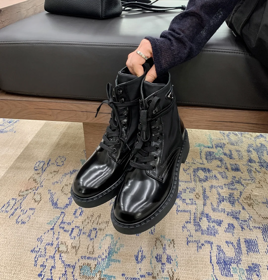 

Fashionable Classic Womens Boots 2023 Autumn Winter Korean Style New Thick Heel Motorcycle Short Boots Womens Martins