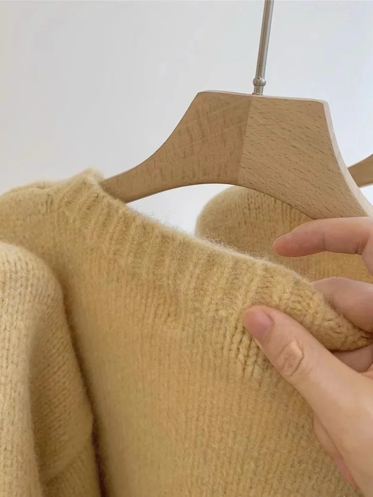 Нежный вид белый и синий фиолетовый бархатный вязаный кардиган с енотом женский