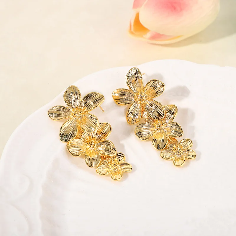 Fahsion 18k позолоченные Цветочные дизайнерские серьги водонепроницаемые не