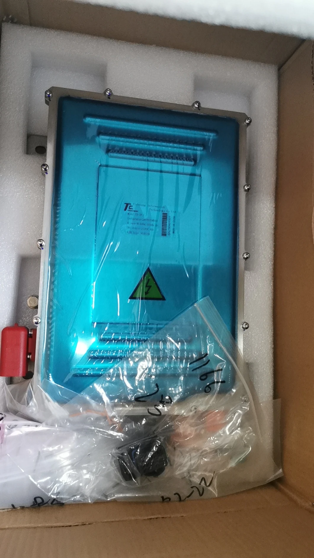 Фото CD-MWH02 Противоударный IP67 AC90-265V Может управлять OBC 3,3 кВт CAN BUS 1,5 кВт DCDC Конвертер 2 в 1 OBC Car Char №5