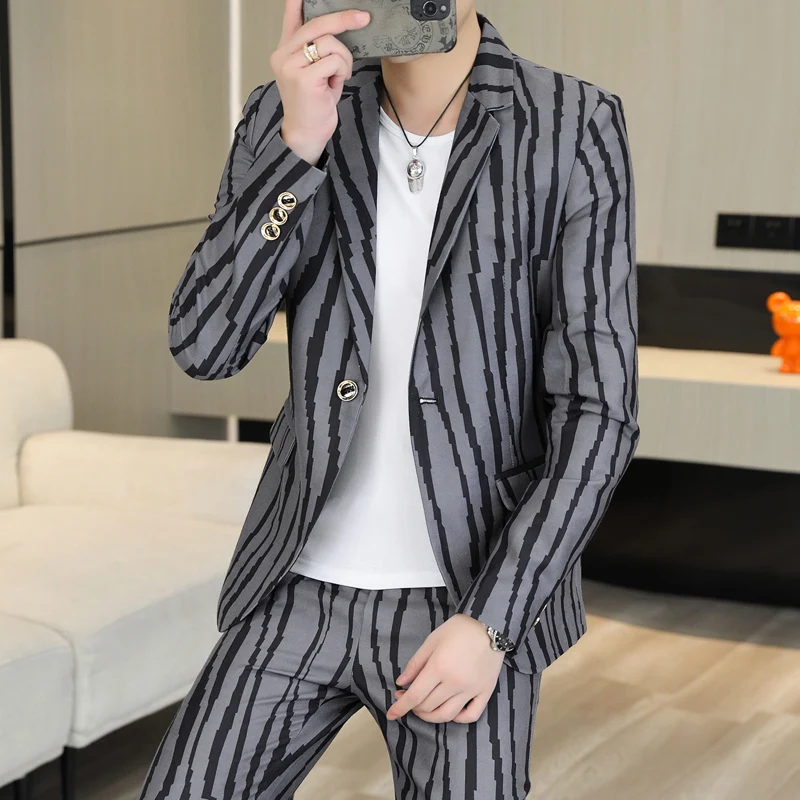 Маленький костюм верхняя одежда мужской корейский облегающий в полоску комплект