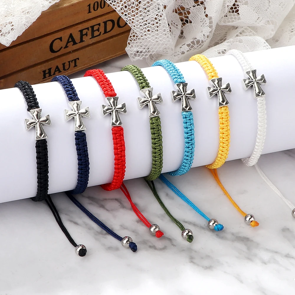 Металлический плетеный браслет серебряного цвета с крестом на удачу красная