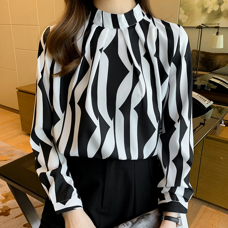 

Шифоновые женские блузки, летние рубашки в полоску с длинным рукавом, модный Свободный корейский топ с принтом и круглым вырезом, Новая повс...