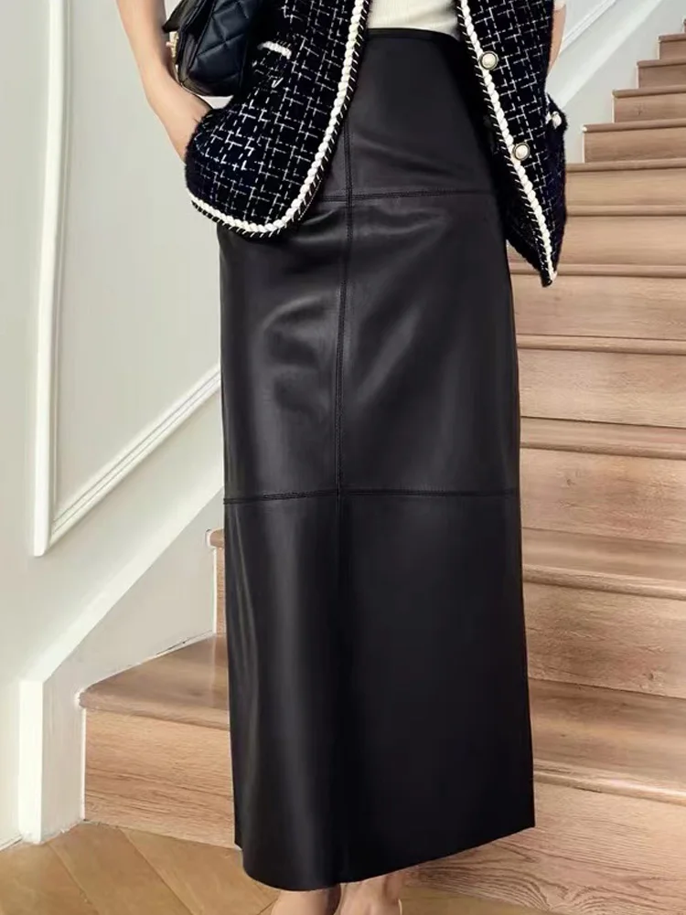 Женская длинная кожаная юбка с разрезом сзади