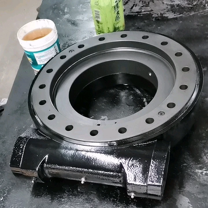 

5 inch Good quality SE Series SE5 Enclosed housing Slewing drive for Solar energy
