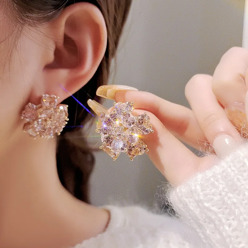 

Silver Needle Light Luxury Super Flash Set Diamond Zircon Earrings High class Atmosphere Earrings Temperament Earrings Female