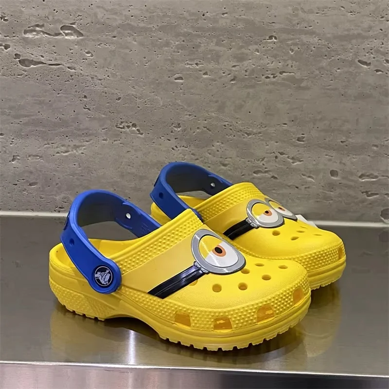 Сандалии Стюарт Дейв с аниме миньонами и дырками Нескользящие легкие тапочки для