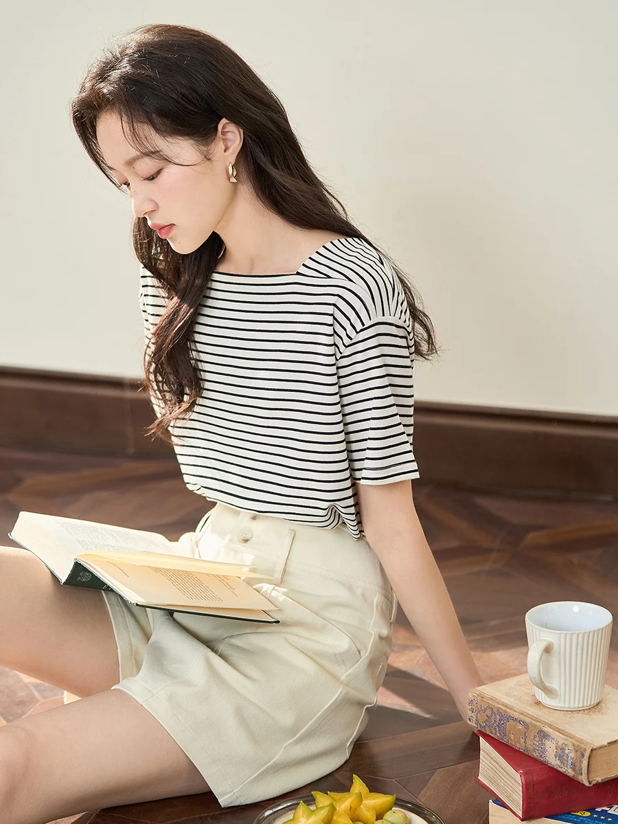 Футболка женская универсальная в черно-белую полоску с коротким рукавом