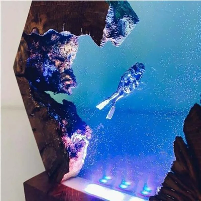 

Large Epoxy Resin Lamp Diver and Humpback Epoxy LED Night Light Whales Deep Sea Shimmer USB Desktop Lamp Ornaments Home Decor