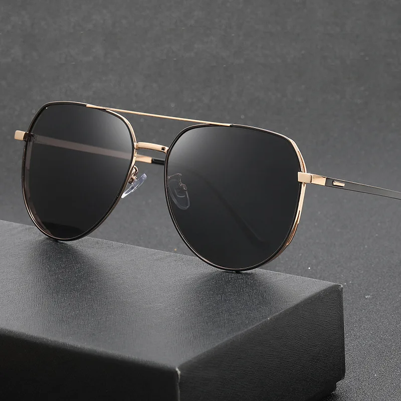 

New sunglasses men's fashion sense of driving frog driving sunglasses metal polarized sunglasses