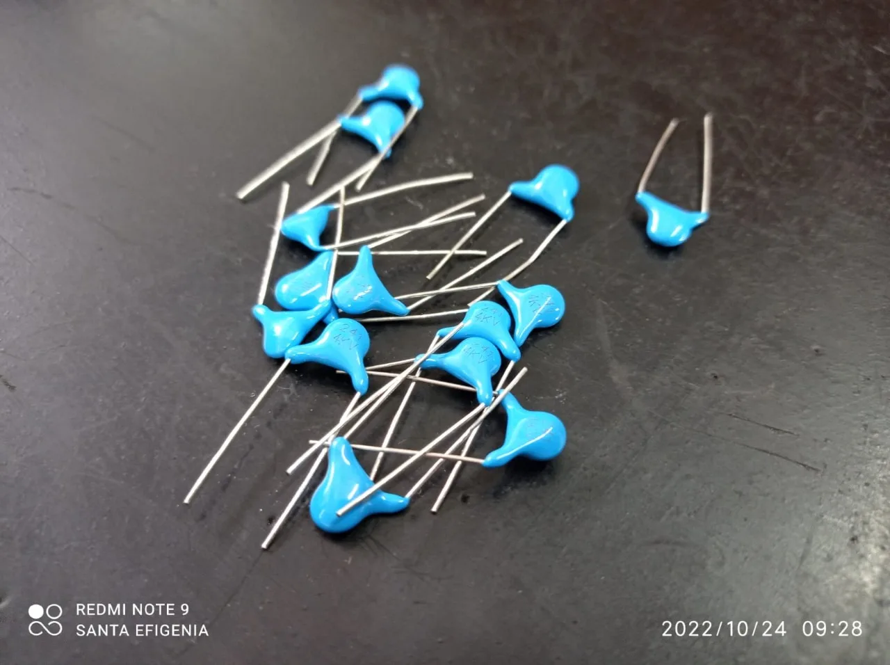 Конденсатор 2400 пф 1970. 240 пф. Керамический конденсатор 100 нф. Сгм-3 конденсатор. 240 пф.