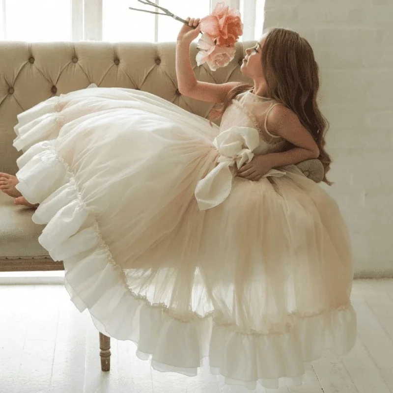 Легкое платье цвета шампанского для девочек с круглым вырезом без рукавов