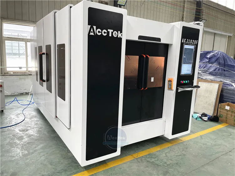 Small Work Table New Design 1000*2000mm Enclosed Laser Cutter machine for Stainless Sheet 4mm |