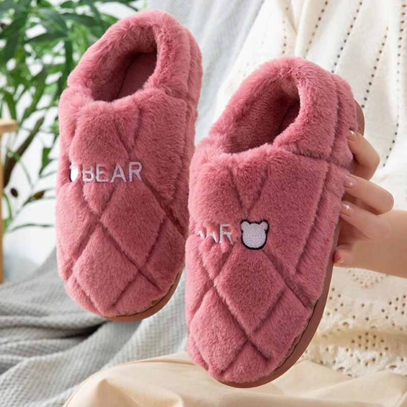 

Домашние тапочки, зимние теплые женские плюшевые меховые тапочки 2022, Симпатичные пушистые Нескользящие шлепанцы с мультяшным медведем для ...
