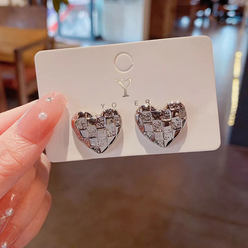 

VSnow Unique Design Silver Color Love Heart Dangle Earings for Women Temperament Irregular Metal Grid Earings Jewellery