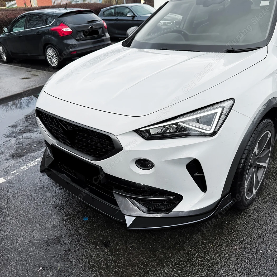 Фото Накладка на передний бампер для Cupra Formentor MK1 2020 2021 2022 2023 2024 (до рестайлинга), глянцево-черный нижний диффузор, элемент обвеса. №2