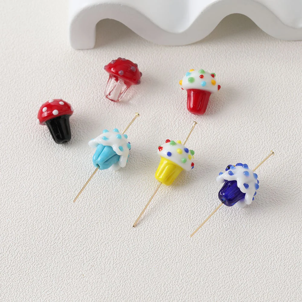 Стеклянные кулоны в форме торта 2 шт.